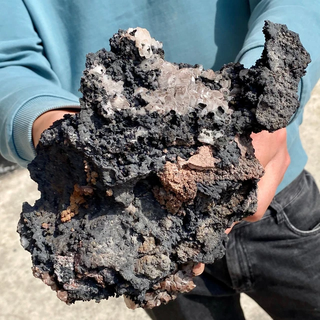 4.5LB Black carbon and sand mixed in quartz crystal cluster-AE914