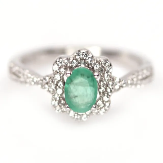 Un 5 X 7 MM. Green Emerald & Cubic zirconia 925 Silver Ring Size 8.75