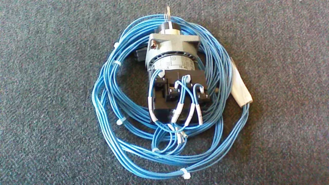 Telemecanique 3 position Selector Switch K2D0713USX W/cables Fanuc.       FS15
