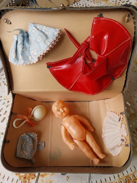 File:Baigneurs dolls, Musée du jouet de Colmar.JPG - Wikimedia