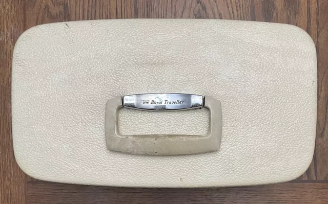 Vintage Royal Traveller Train Make Up Case Off White No Keys EUC (inside)