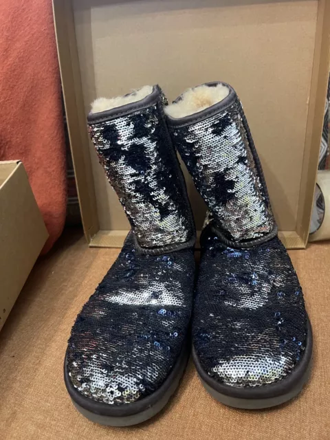 UGG Classic Short NEW WITH BOX Sparkles Sequin Silver  Womens SIZE 7