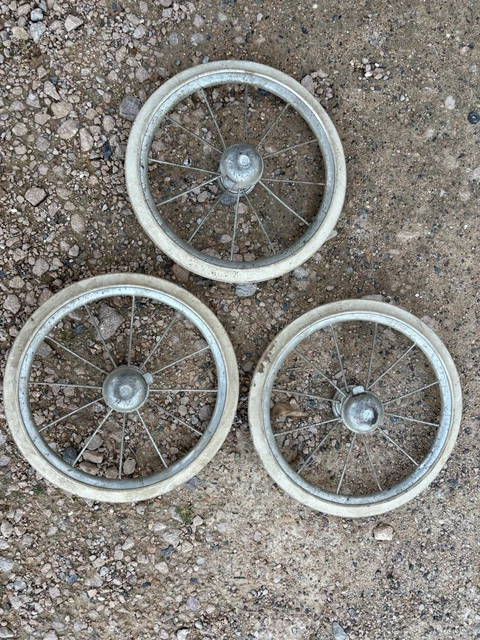 Ancienne Poussette En Bois - Roues En Métal - Poussette De Poupée Vintage - Occasion