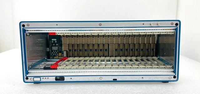 National Instruments NI PXIe-1085 18-Slot High Bandwidth 155623D-01L PXI Chassis