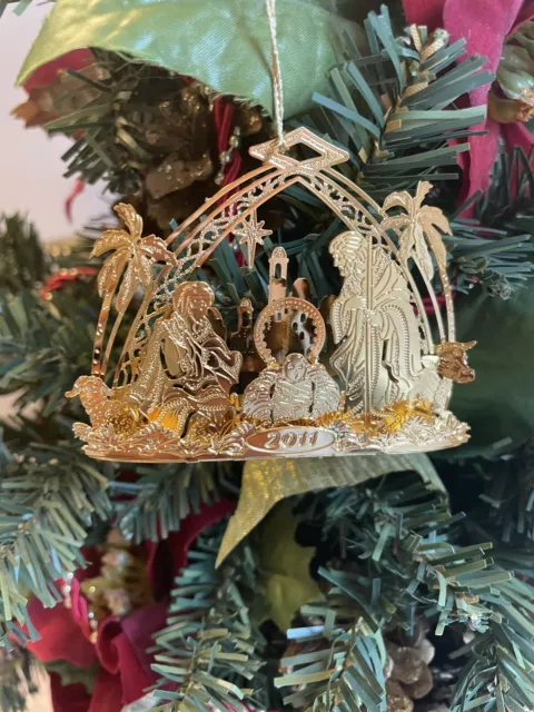 Danbury Mint Away in the Manger 2011 Annual Christmas Ornament 23k Gold Plated