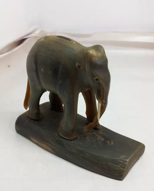 Afrikanischer Wasserbüffelhorn geschnitzter Elefant Vintage
