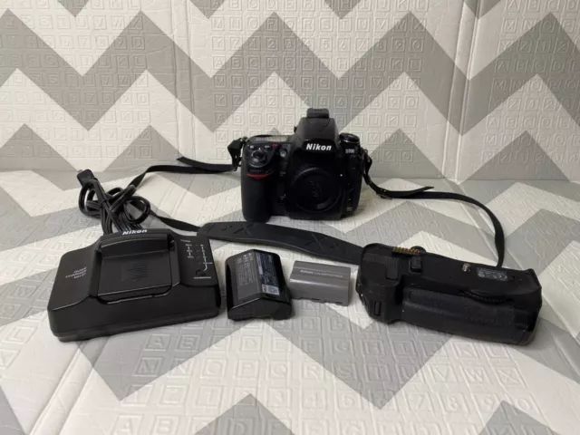 Nikon D700 12.1 MP Black Digital SLR Camera w/MB-D10 Multi Power Battery Grip