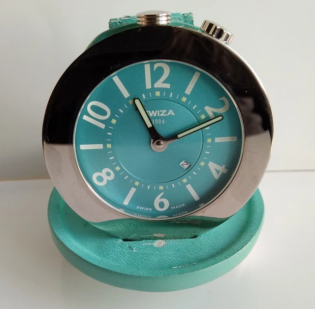 Réveil Nepro Petit carré doré laqué bleu lapis N445-055BL - HECE