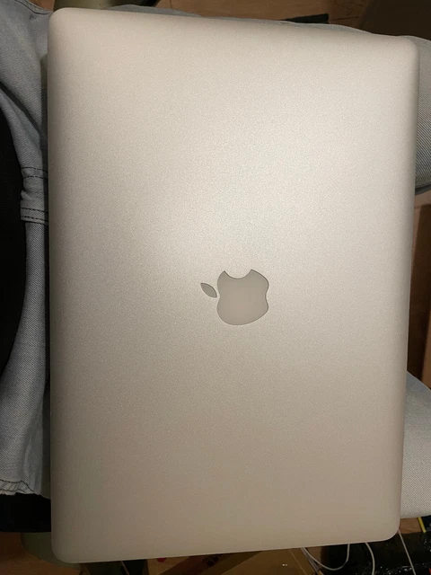 Macbook Pro 15" 3.4GHz i7 Quad Core *A Grade* 1TB SSD 16GB RAM (1)