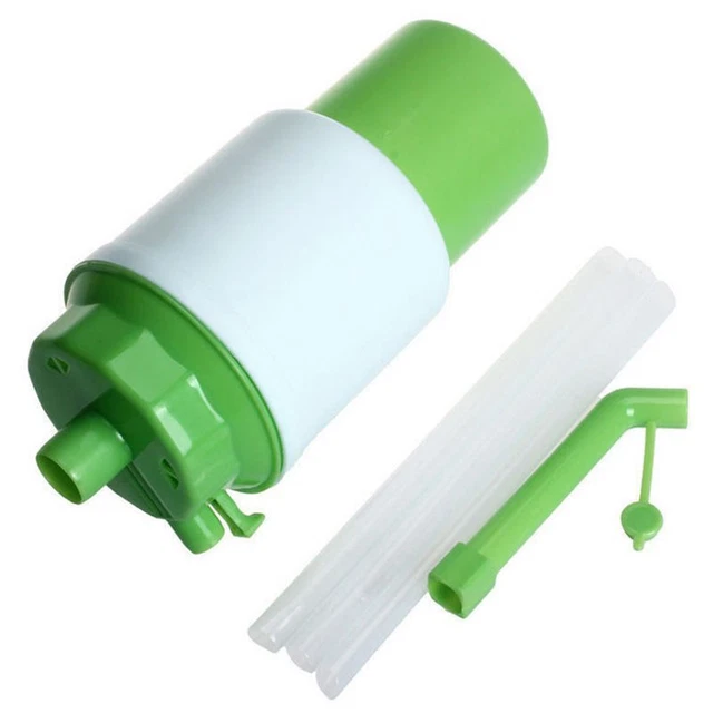 Caraffa Per Acqua Potabile Con Pompa Manuale Fotografia Stock - Immagine di sfondo, bevande: 56639960