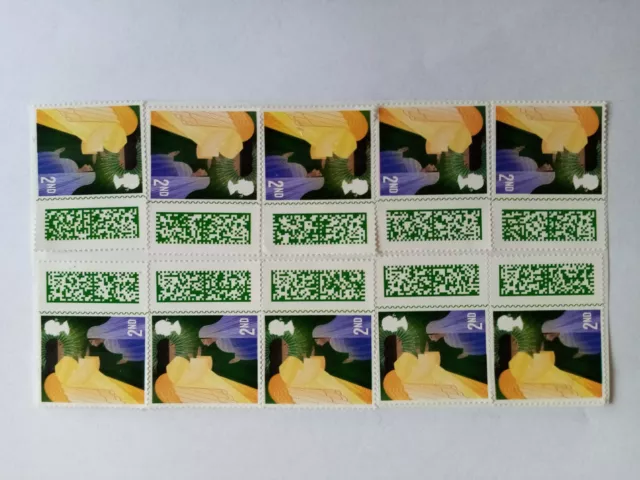 100+ 2nd class Xmas stamps with barcode  unfranked, off paper, with gum