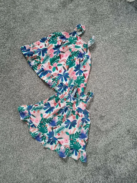 Pacchetto top abito corto bambina gemelli 6-9 mesi giraffe floreali verdi per