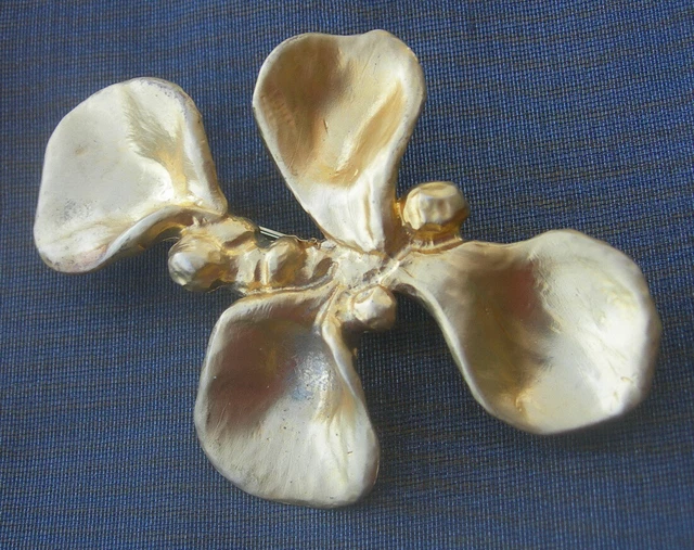Broche feuillage doré - France Broche feuillage doré - France