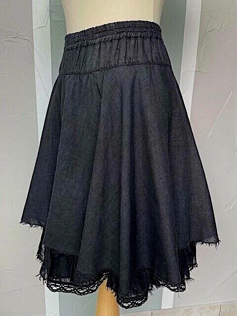 JUPE noire Taille 44 / 46 Marque AUREA VITEA