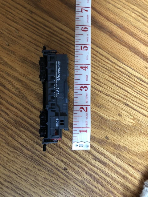 Southern Pacific Locomotive #9725 Model Train 4.5 Inches