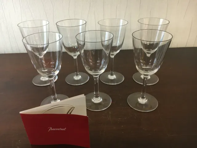 7 verres à vin en cristal de Baccarat (prix à la pièce)