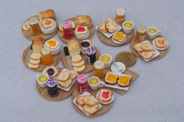 Handgefertigter Frühstückstoast Brot & Marmelade auf einem Brett 1:12 Puppenhaus Miniatur