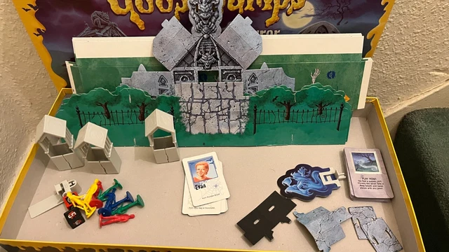 VINTAGE GOOSEBUMPS TERROR in the Graveyard Board Game 1996 Waddingtons ...