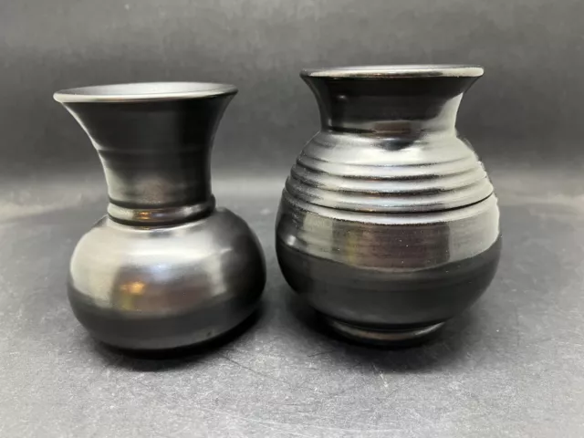 Prinknash Pottery, black lustre, 2 vases VGC (Y2 534) (As)