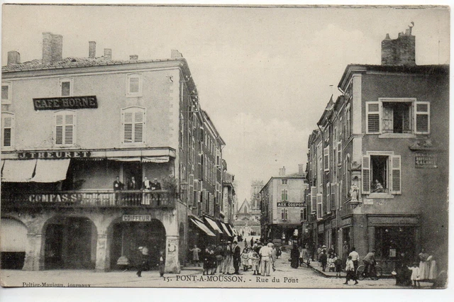 PONT A MOUSSON - Meurthe et Moselle - CPA 54 - la rue du Pont - Le Café HORNE