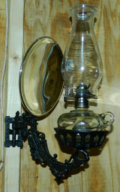 Vintage OIL LAMP & CAST IRON SWING ARM HOLDER W/WALL MOUNT BRACKET