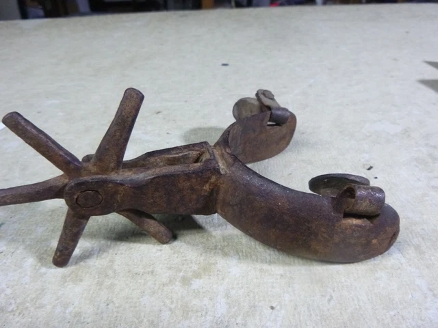 Antique Cast Iron Western Cowboy  Hand Forged Spur 6 Point Rowel Old West 1800'S 2
