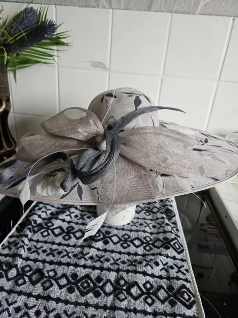 DEBUT Wedding Hat. Oversized  Lightweight Grey Floral . VGC