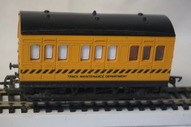 HORNBY 00 TRACK Cleaning Coach R296 11 33 PicClick UK HORNBY 00 TRACK Cleaning Coach R296 11 33 PicClick UK