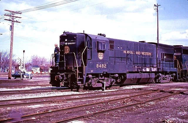 Dupicate Slide Norfolk & Western U-30B #8482 Conneaut, Ohio March 8, 1977