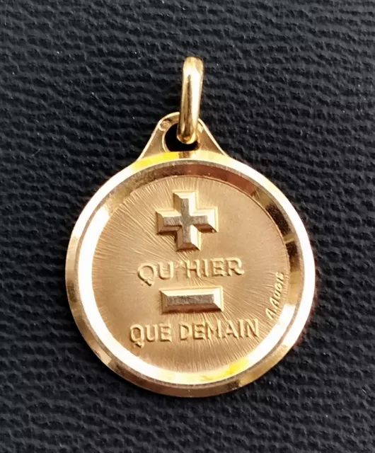 Augis Or 18k 5,75gr Médaille d'Amour +qu'hier - que demain