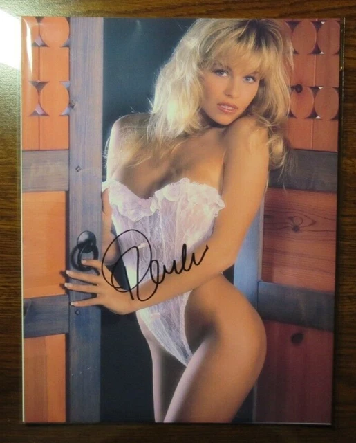 PAMELA ANDERSON signed AUTOGRAPH 8.5" x 11" Photo