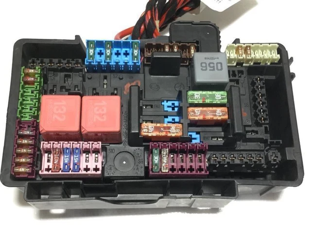 Trunk Mounted Fuse And Relay Box Rear 2016 Mercedes Benz C300 C-Class  22116