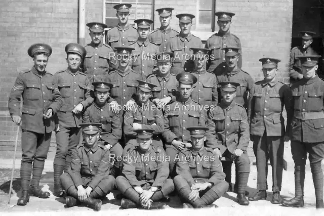 Iqw-29 WWI, Military, Notts & Derby Regt & Leicestershire Regt Soldiers. Photo