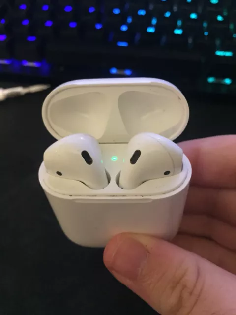 Apple AirPods 1st Generation with Charging Case - White