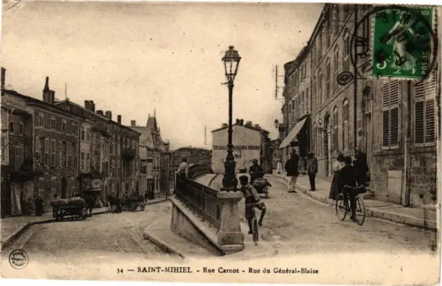 CPA Saint-Mihiel - Rue Carnot - Rue du Général-Blaise (240782)