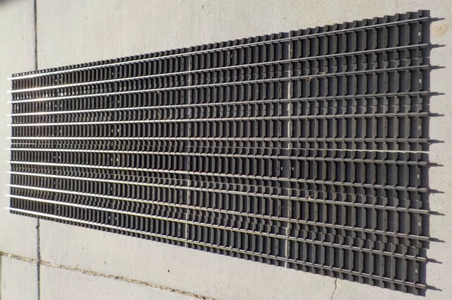 Aristo-Craft Stainless Steel Straight 5' Track - 6 Pieces (30 feet) G Scale Aristo-Craft Stainless Steel Straight 5' Track - 6 Pieces (30 feet) G Scale