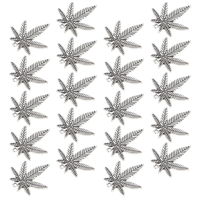 50 Pcs mini dangle charms Ahornblatt-Charme Ahornblatt-Anhänger Retro-Schlüssela