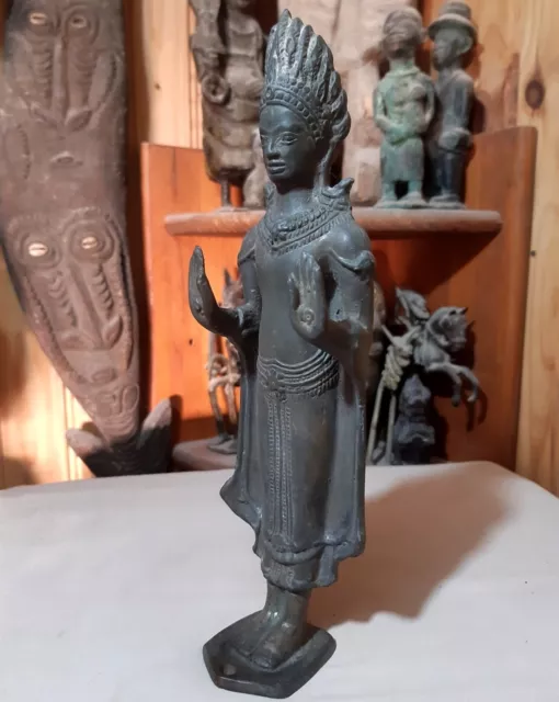 ANCIENNE STATUETTE EN BRONZE NOIR, PEUT-ÊTRE TARA, NEPAL OU TIBET - XXème siècle