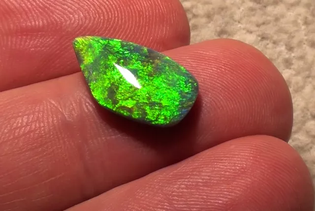 GEM- Class Blackopal  Brillanz 5+ Grün-Gold -Top Stein - 4,94ct. mit Video !!