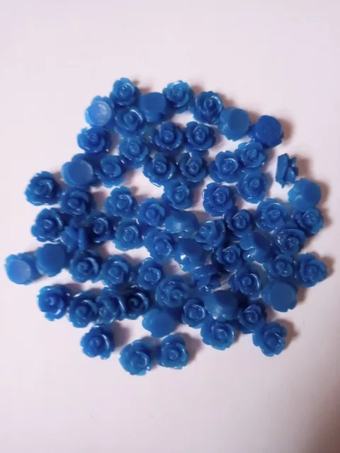 Lot de 65 cabochons  bleus foncés a coller 6mm