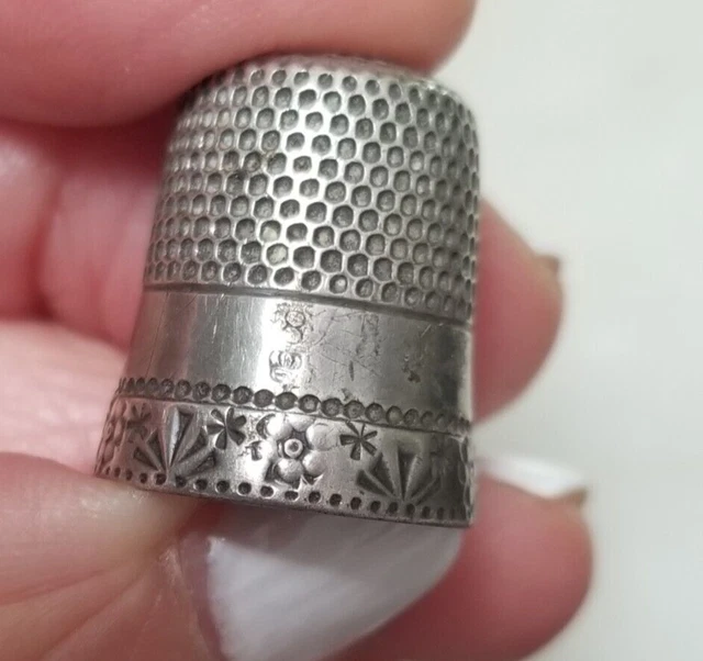 Antique Sterling Thimble sz 8 Engraved Ida Crown Makers Mark