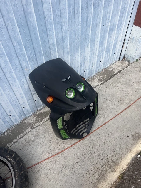CARENA SCUDO ANTERIORE - SCOOTER MALAGUTI PHANTOM F-12 Con Fari Inclusi CARENA SCUDO ANTERIORE - SCOOTER MALAGUTI PHANTOM F-12 Con Fari Inclusi