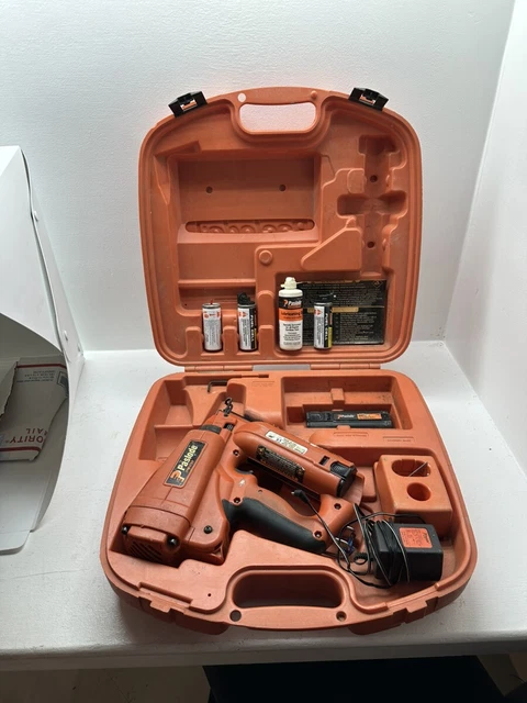 Paslode IM250A Li 16-Gauge Cordless Lithium-Ion Finish Nailer Case Battery Paslode IM250A Li 16-Gauge Cordless Lithium-Ion Finish Nailer Case Battery