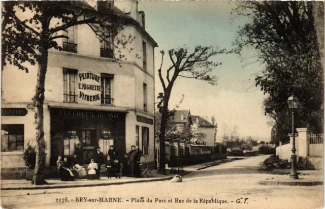 CPA BRY-sur-MARNE Plce du Parc Rue de la République (860743)