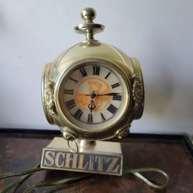 Vintage SCHLITZ BEER Clock Lighted Sign Cash Register Topper Bar Light 1972 RARE Vintage SCHLITZ BEER Clock Lighted Sign Cash Register Topper Bar Light 1972 RARE