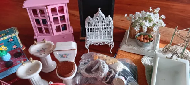 Big lot of cute vintage dollhouse furniture and miniatures