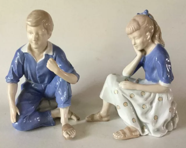 Andrea Sadek Porcelain Figures Pensive Girl 6634 & Boy 7489 Hagen Renaker Design 2