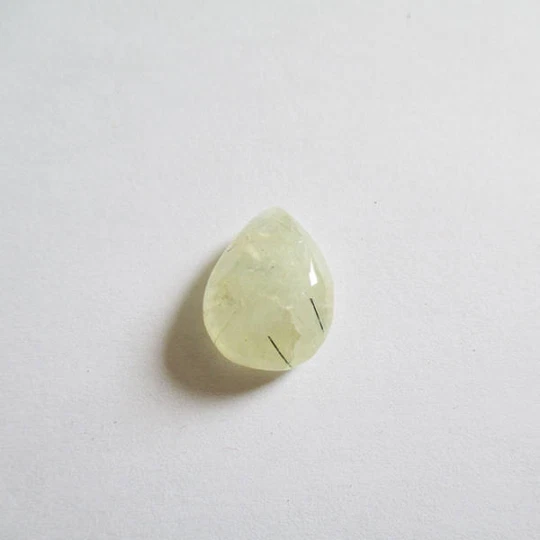 Préhnite cabochon pierre fine 19x14x8mm gemme multicolore reiki chakra plexus