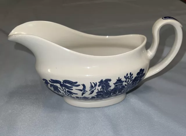 Church hill Willow Blue Gravy Boat Made in England Very Good Condition