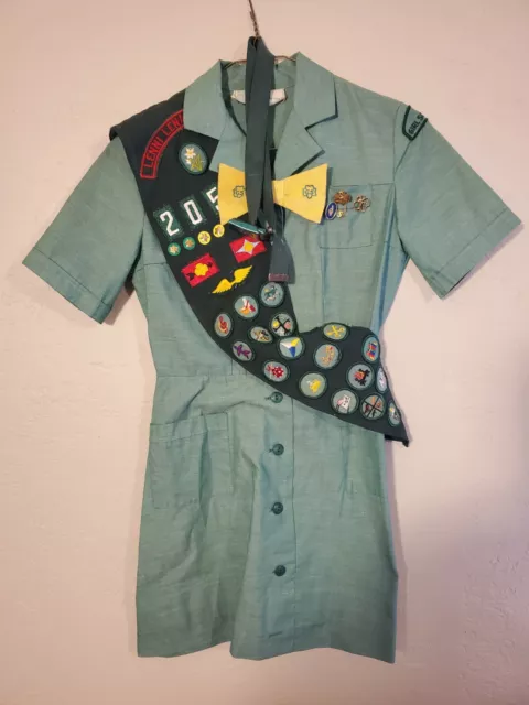 Girl Scouts Vintage Junior Uniform Dress Sash Belt  Badges Patches buttons